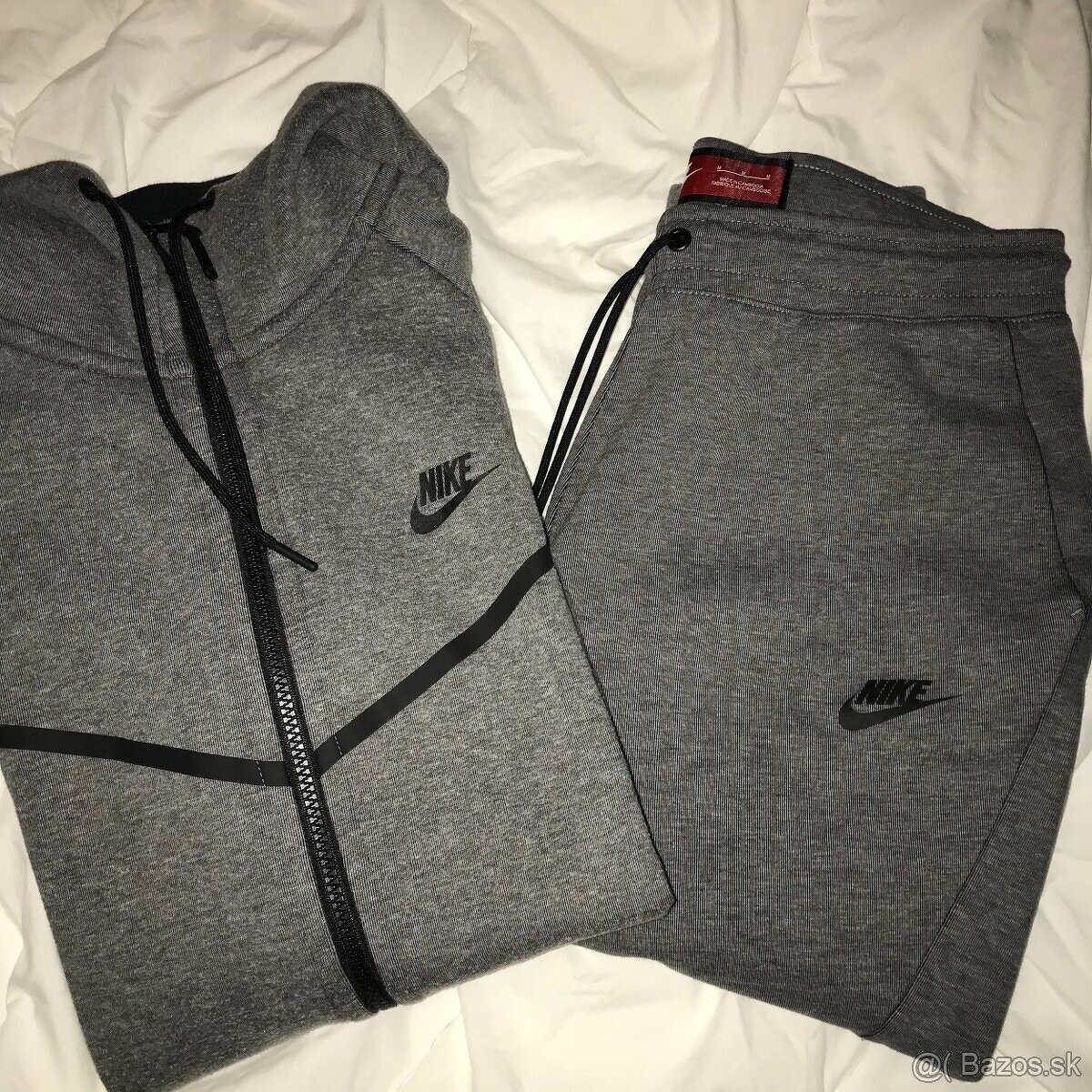 SÚPRAVA NIKE TECH veľ. M + darček - 2