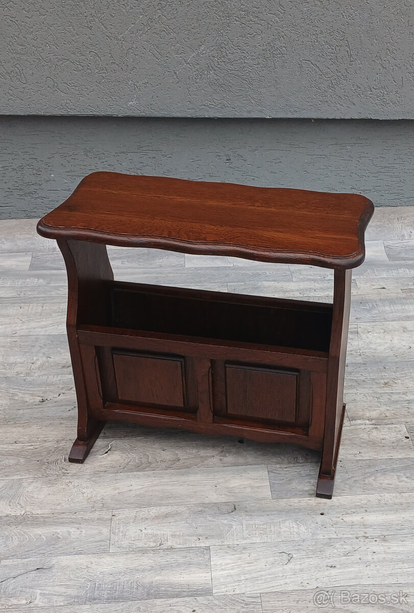 Stojan na časopisy . - 2