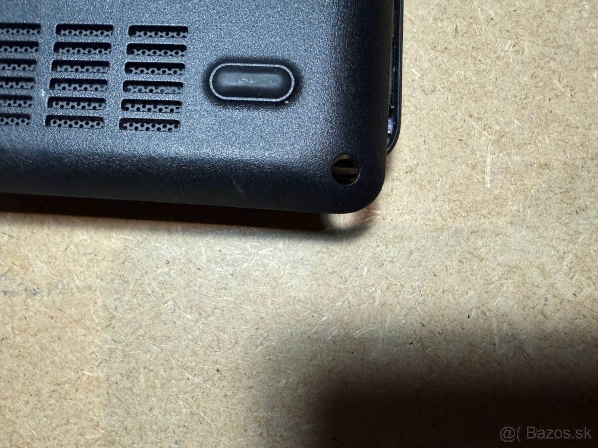 redám notebook Dell 5590 na diely alebo opravu. - 2