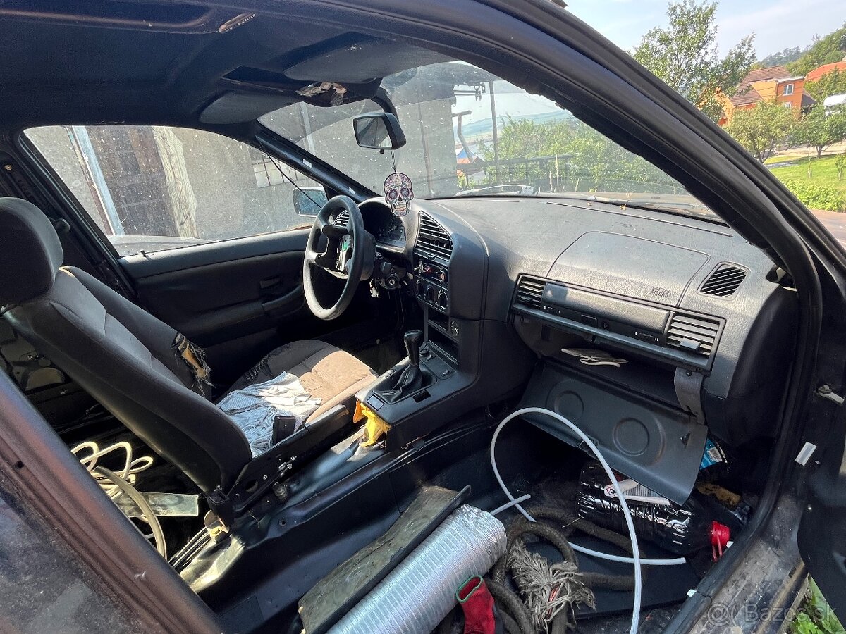 E36 1.6 rozpredam - 2