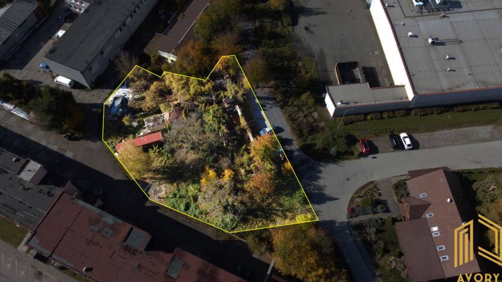 POZEMOK PRE KOMERČNÉ VYUŽITIE 1717m2, SENICA, HURBANOVA UL. - 2