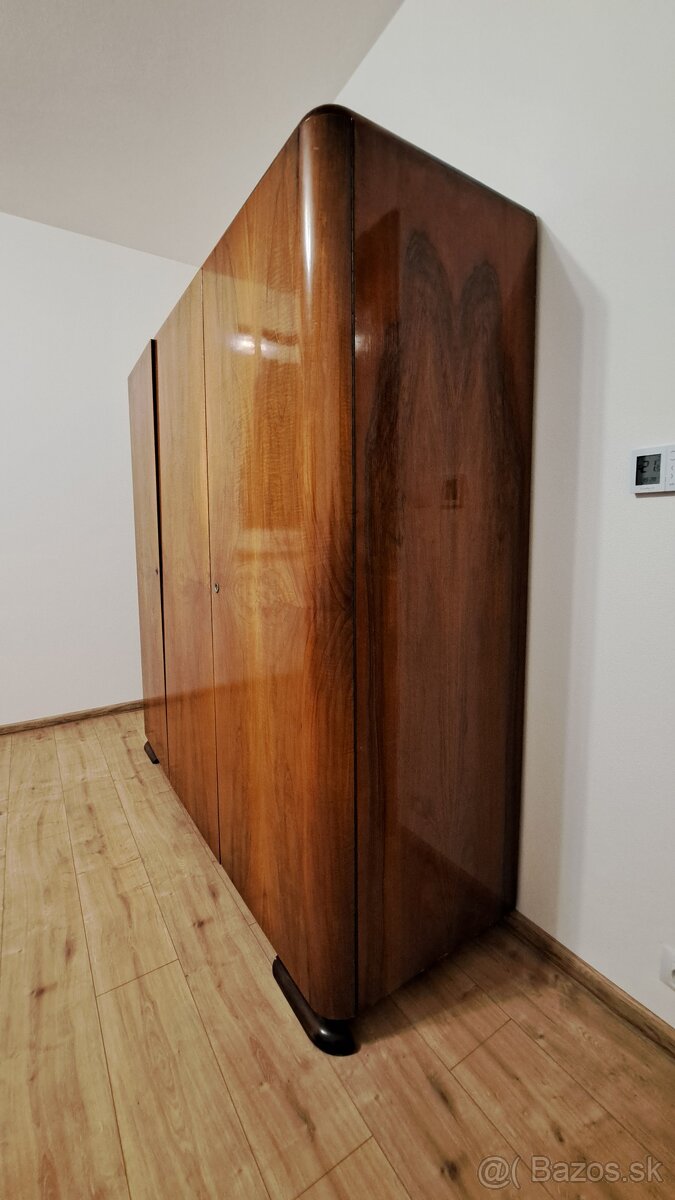 Skrina orech_3 dielna_super stav - 2