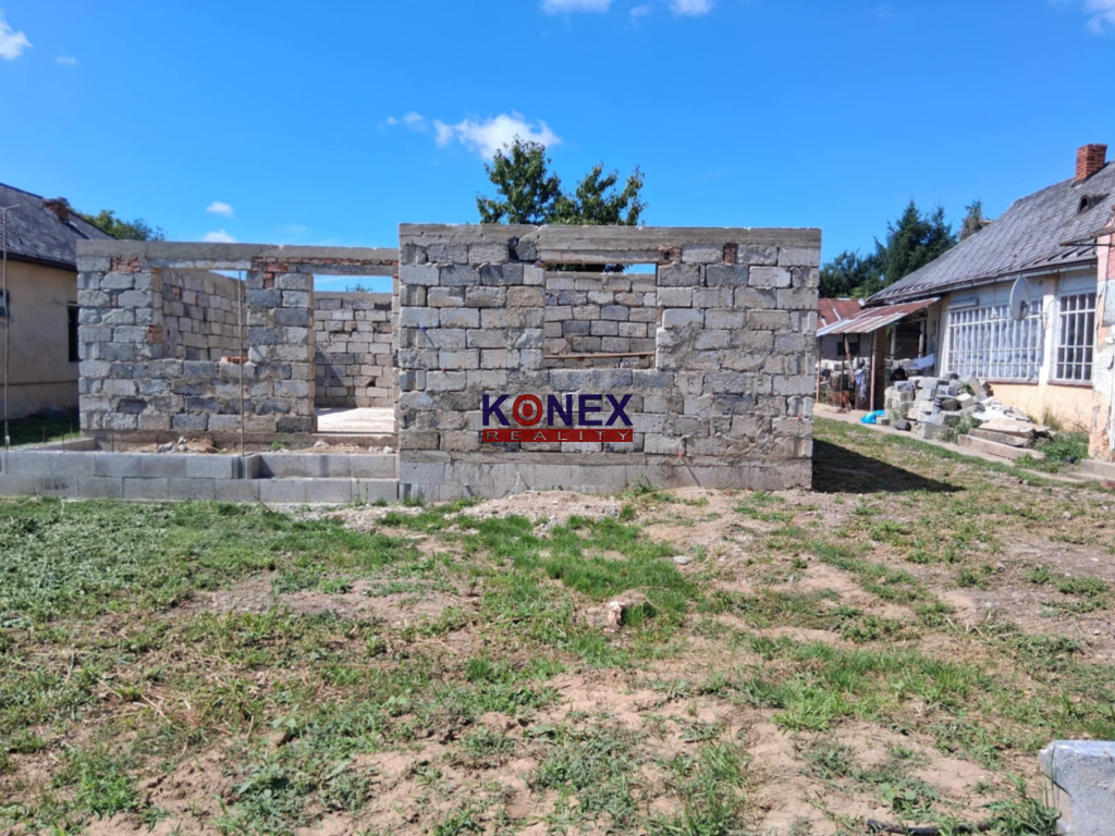 NA PREDAJ Rodinný dom a rozostavaná stavba – DRAHŇOV - 2