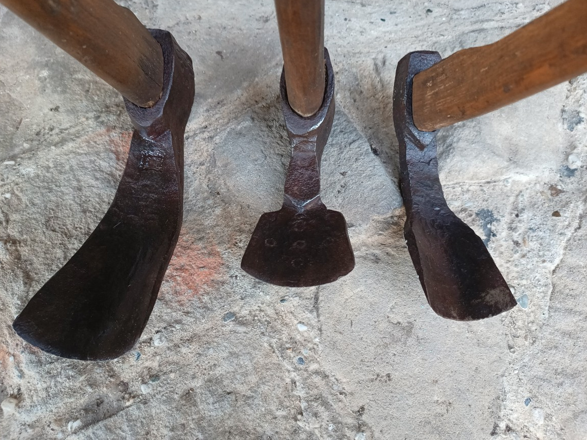 sekera dlabačka,sekery,hoblík,neboziec,staré náradie,dláto 3 - 2