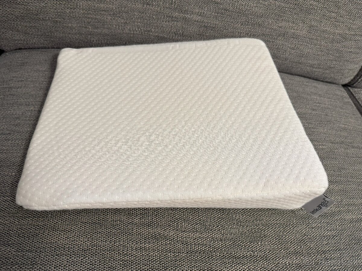 Antirefluxný vankúš pre bábatko - 2