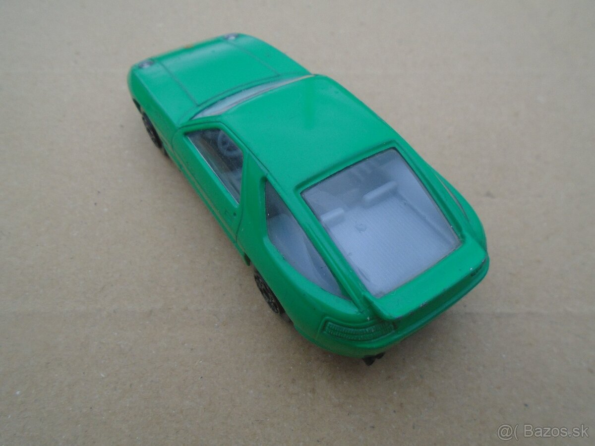 Stará Hračka Burago Porsche 928 - 2