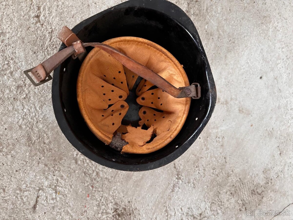 Prilba vojenská - 2