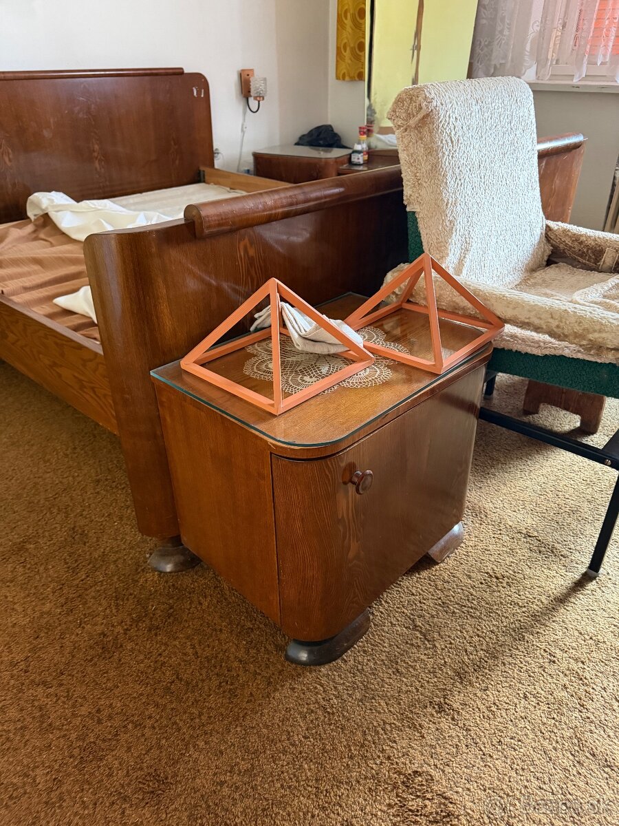 Vintage postel + nocne stoliky - 2