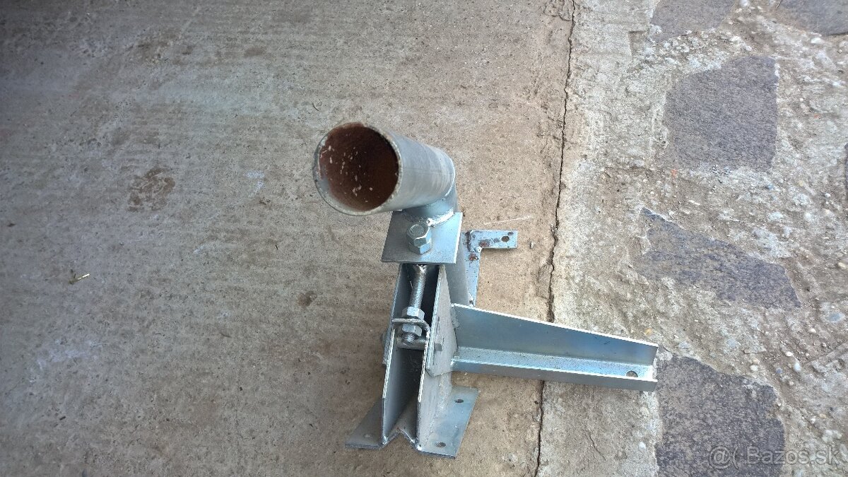 Držiak / konzola na anténu - 2