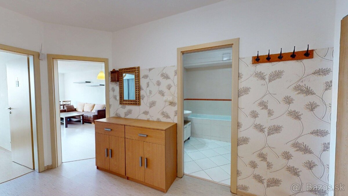 Na prenájom moderný 2-izbový byt s balkónom a garážovým stát - Widok 2