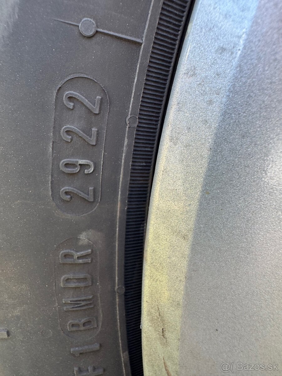 Zimné pneumatiky 215/60 r16 - 2