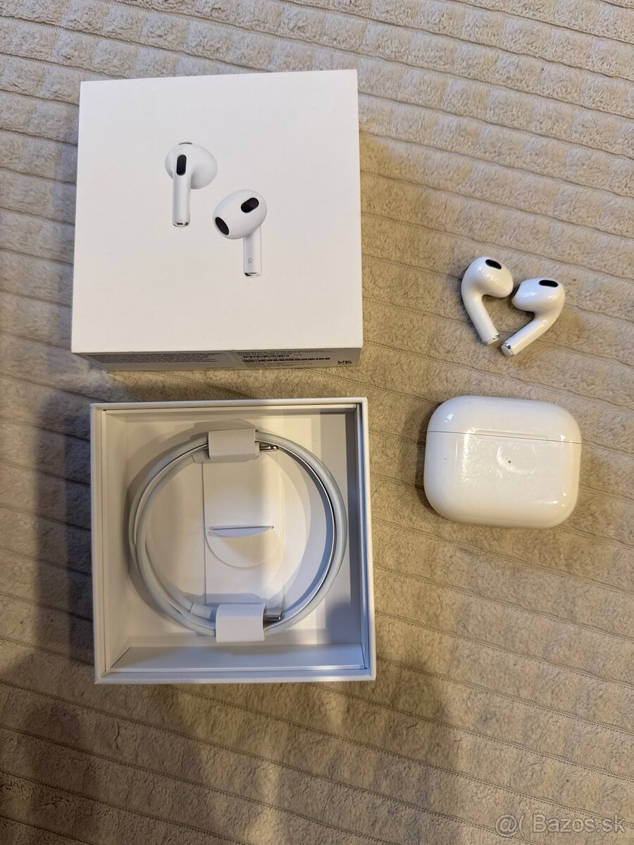 Apple AirPods 3.generácie - 2