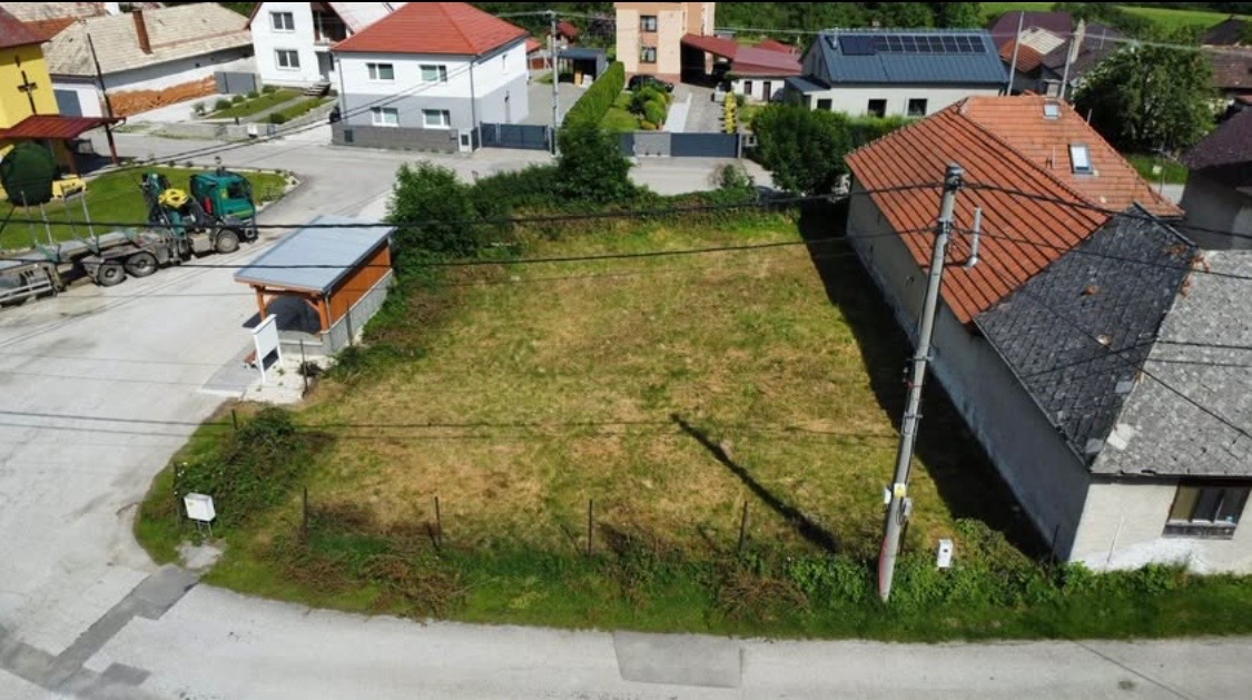 Predám rovinaty pozemok - 2