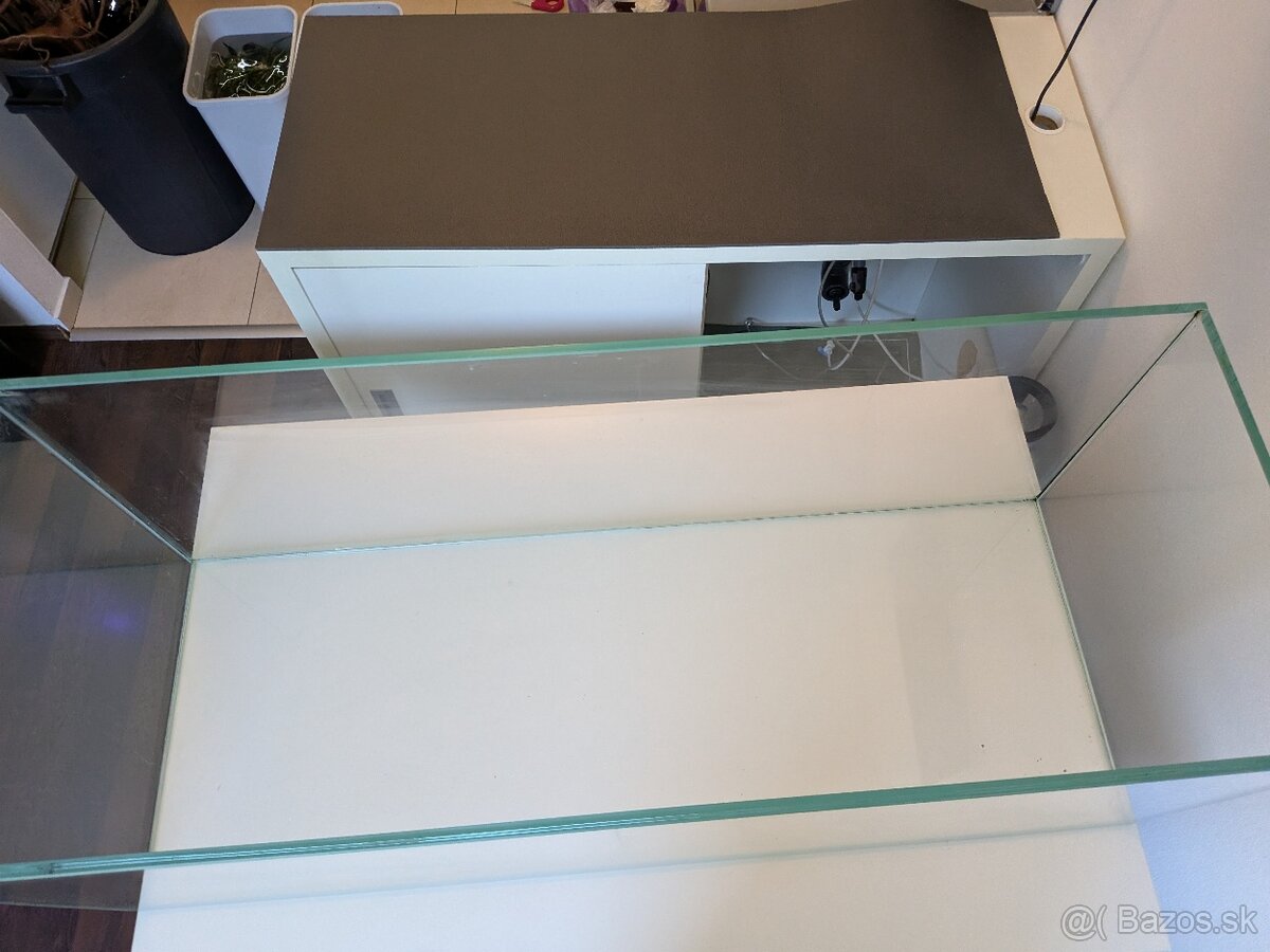 Predám akvárium Optiwhite 120x45x45 - 2