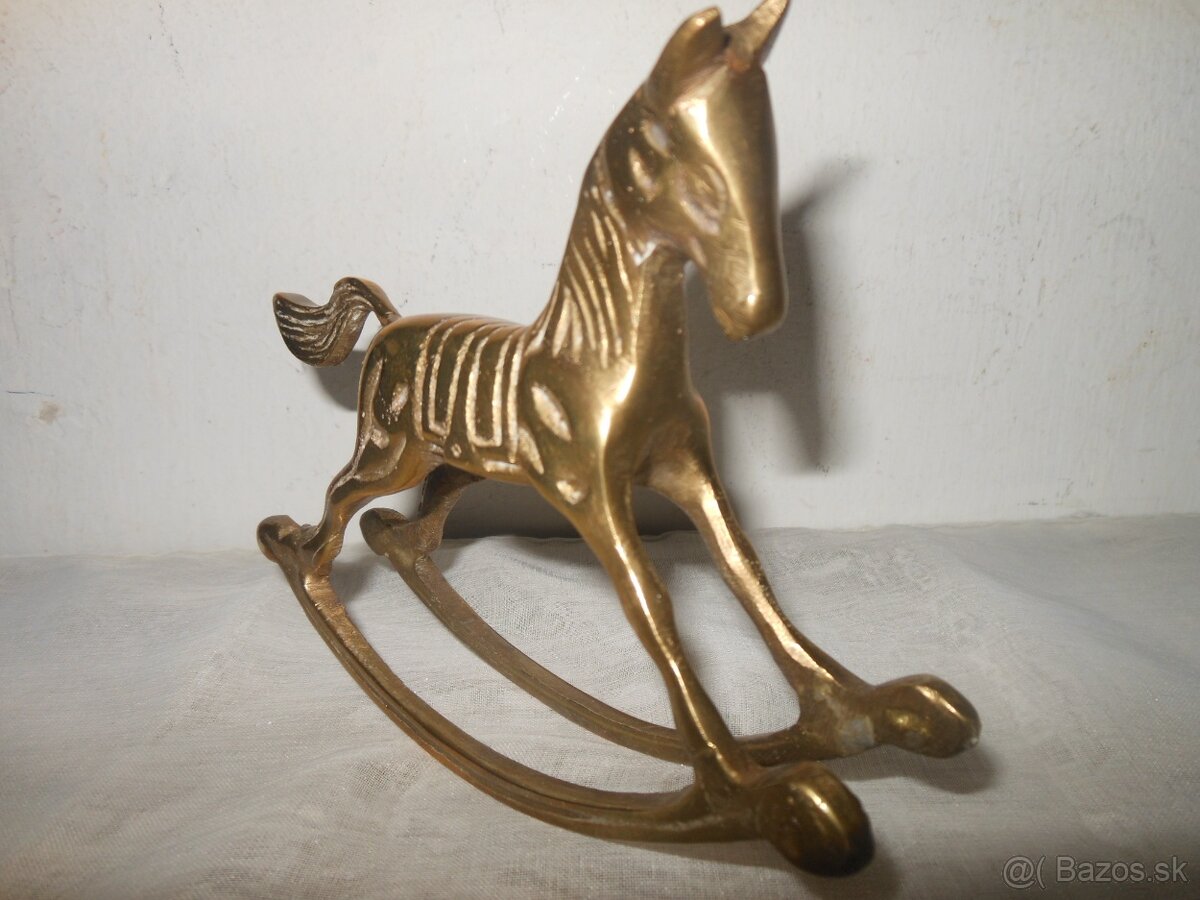 Mosadzný hojdací koník - 2