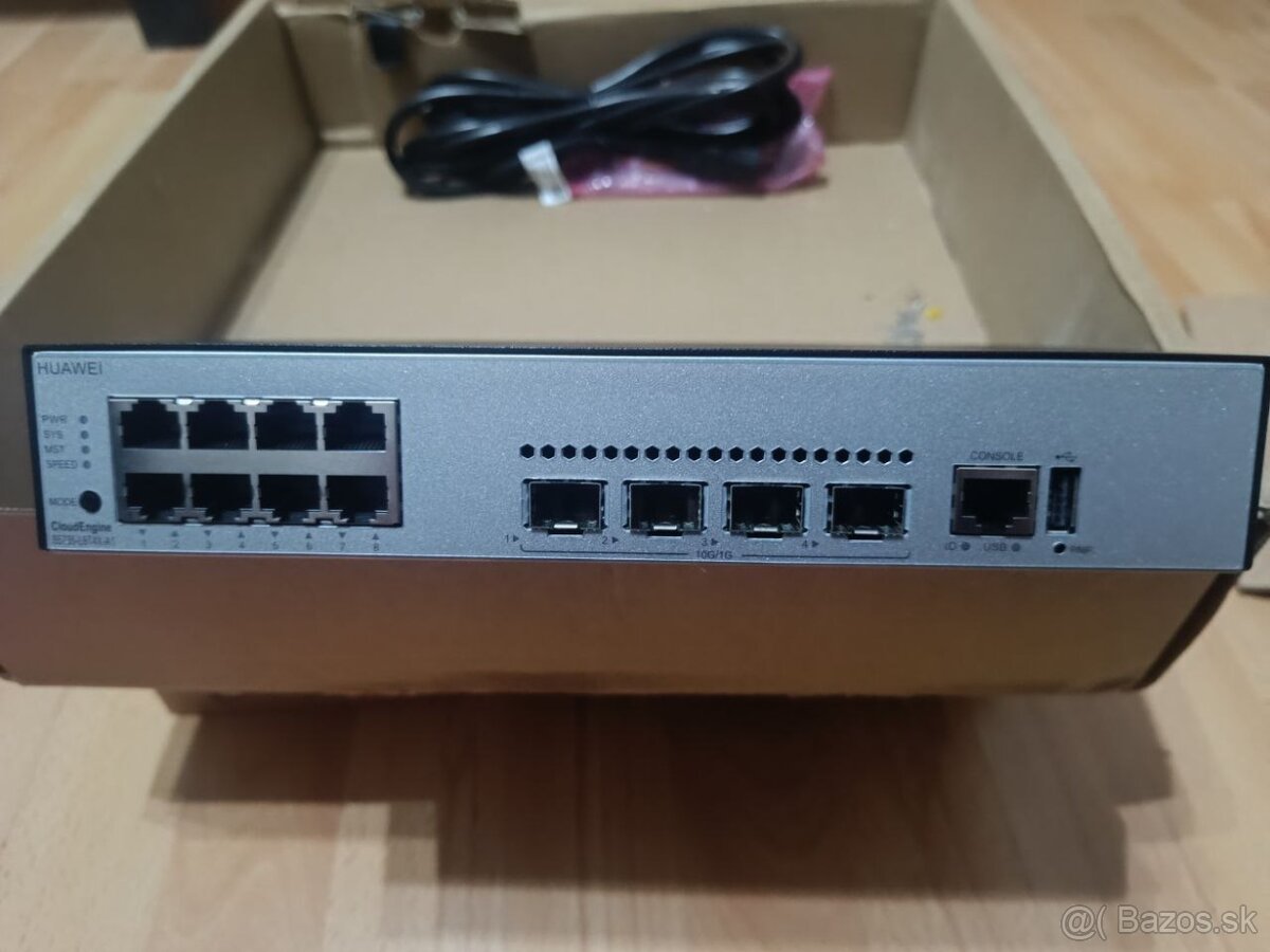 2x Huawei S5735-L8T4X-A1 switch - 2