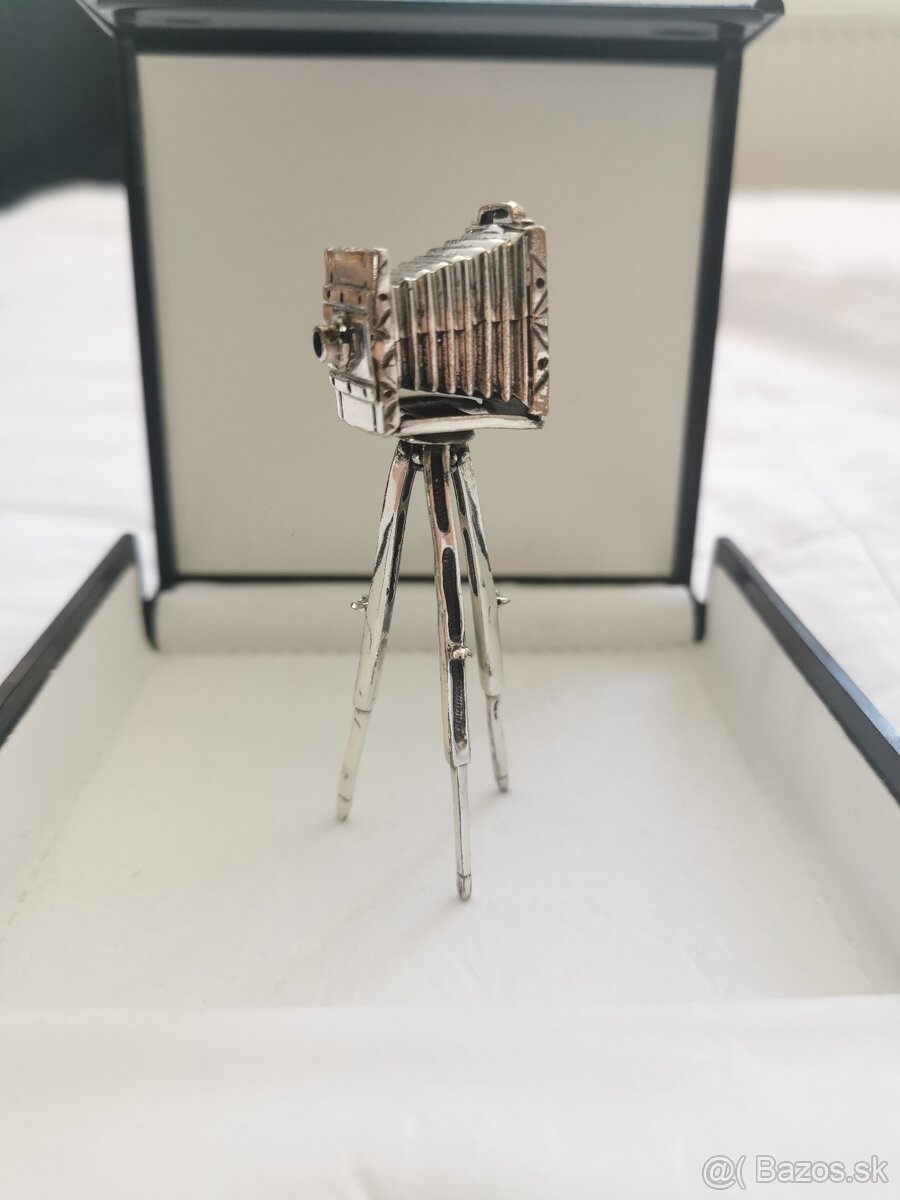Strieborný kočiar, fotoaparát - 2