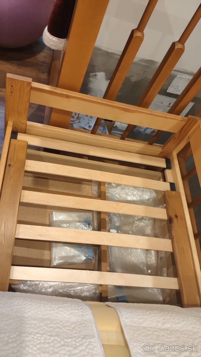 Skrátená postel - masív - 2