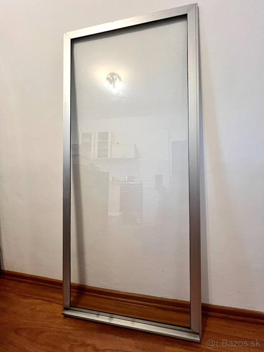 🪟 Kvalitné sklá v hliníkovom ráme–pevné, čisté, TOP stav 💪 - 2