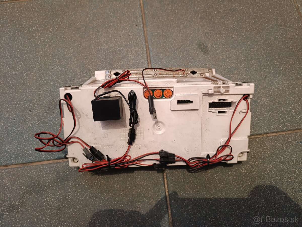 Predám budíky vw golf 3 MoMan - 2