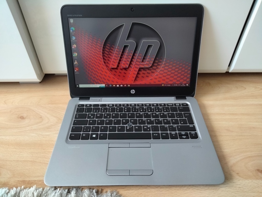 12" HP elitebook / 4-jadrový procesor / 8gb ram /256gb ssd/ - 2