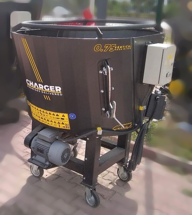 Stacionárny krmný voz Celikel Charger - 2