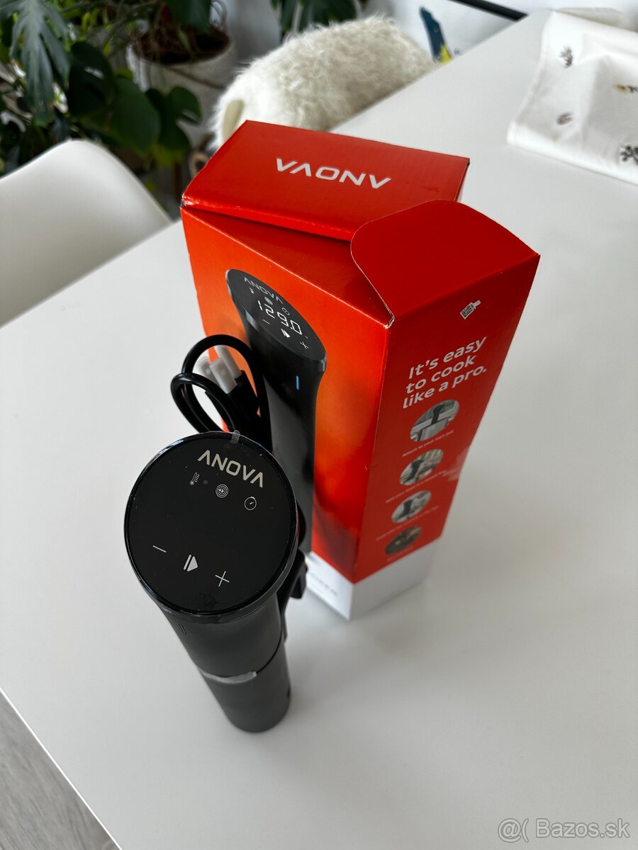 Sous-vide varič ANOVA Precision Cooker Nano - 2