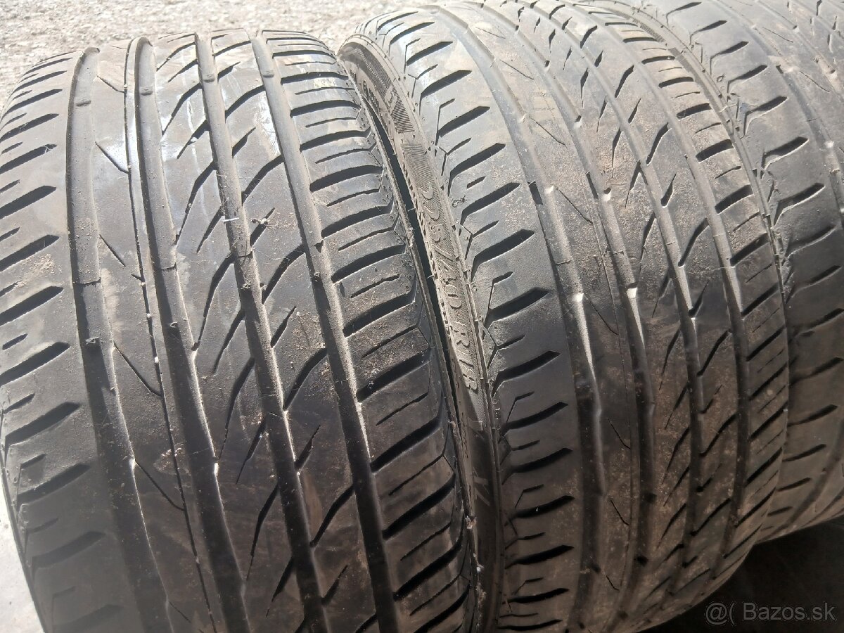 225/40R18 - 2