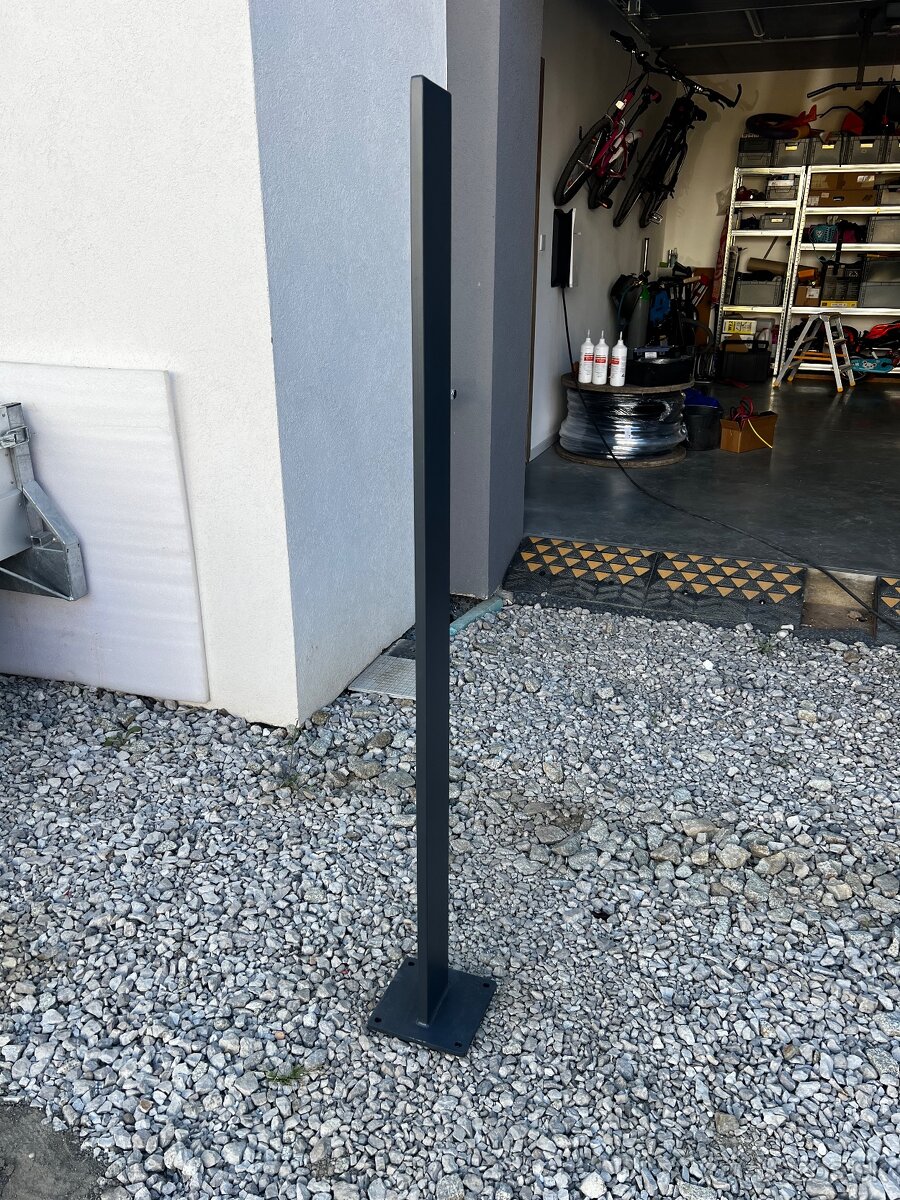 Stojan na wallbox - 2