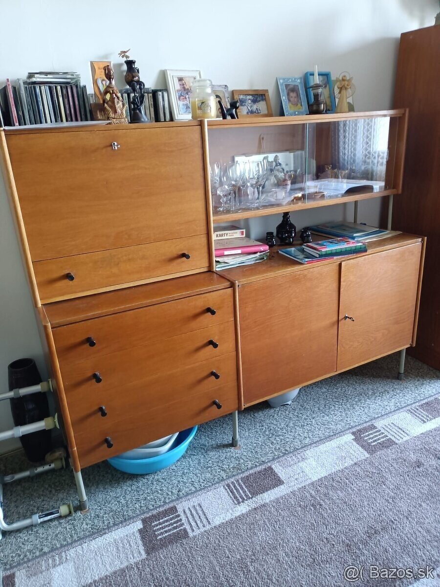 Retro sekretár - 2