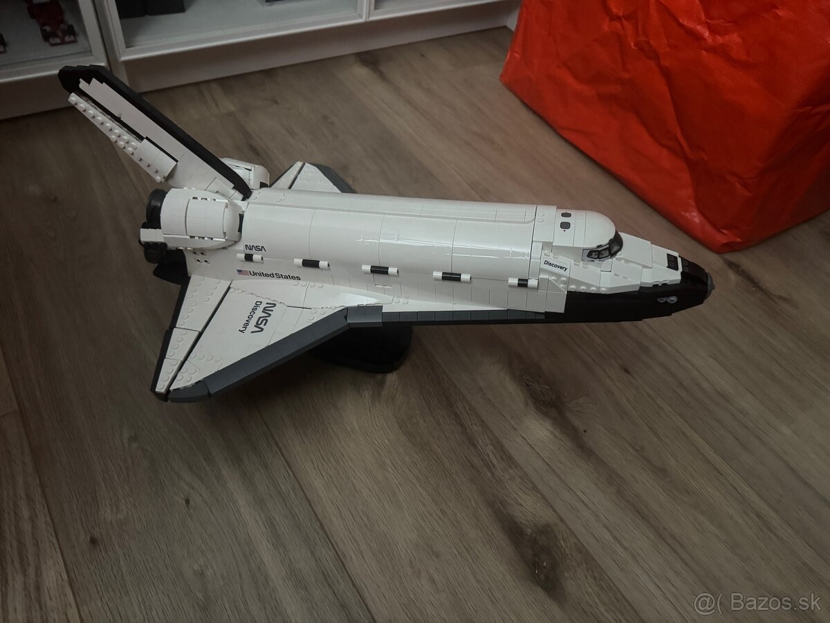 Lego Space shuttle Discovery - 2