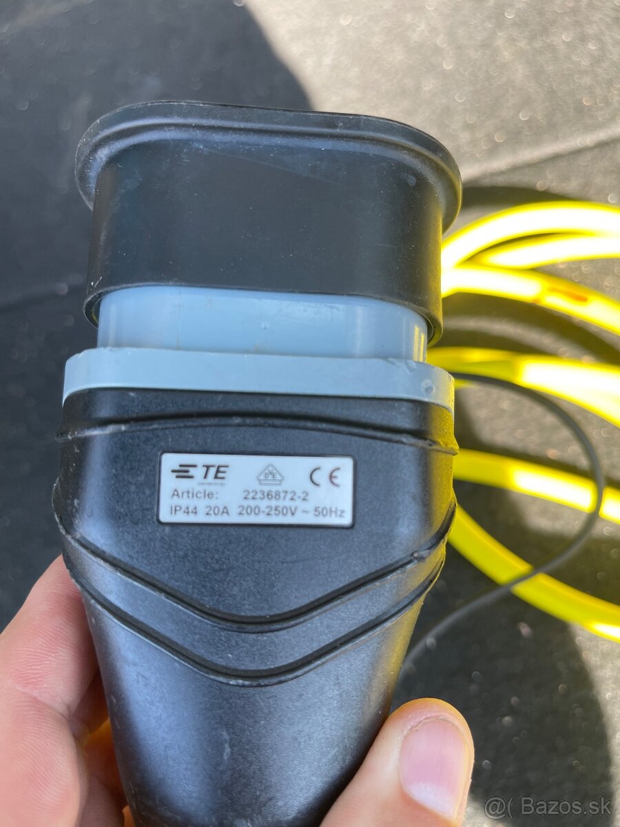 Nabijaci kabel na plugin hybrid - 2