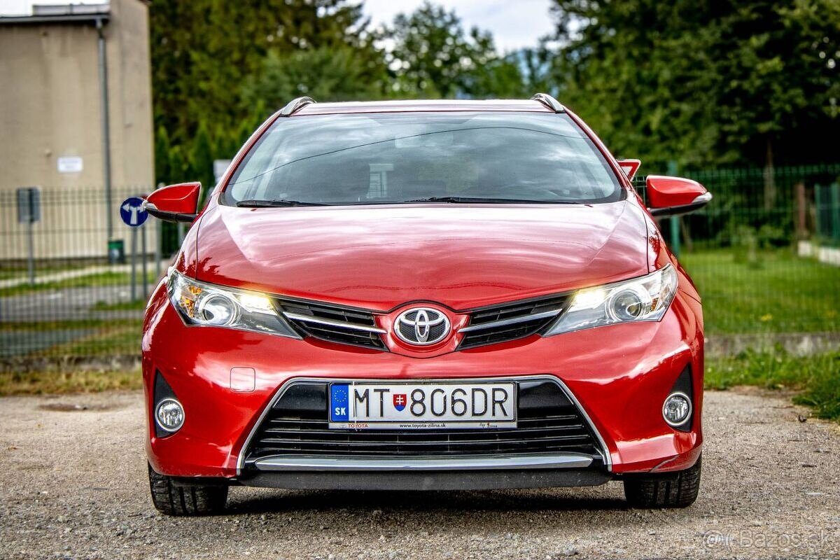 Toyota Auris TS 1.6 MT/6 2014 - 2