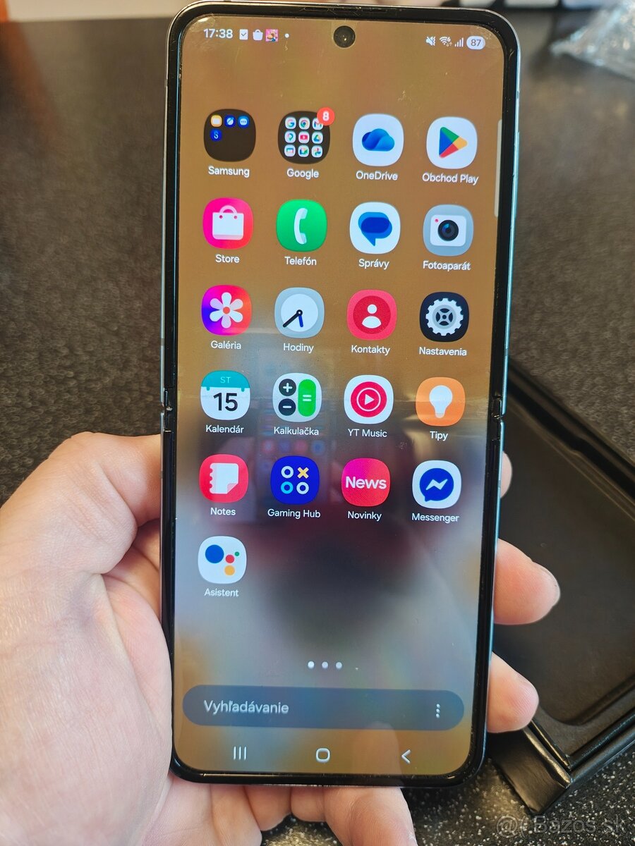 Samsung Galaxy Z Flip 4 - 2