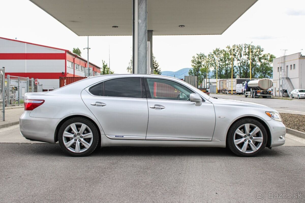 Lexus LS 600h 5.0 V8 Hybrid - 2