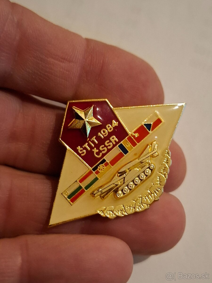Odznak Štít 1984 biely - 2