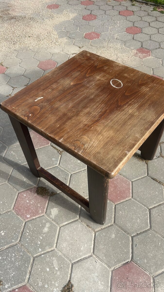 Stol na renovaciu - 2