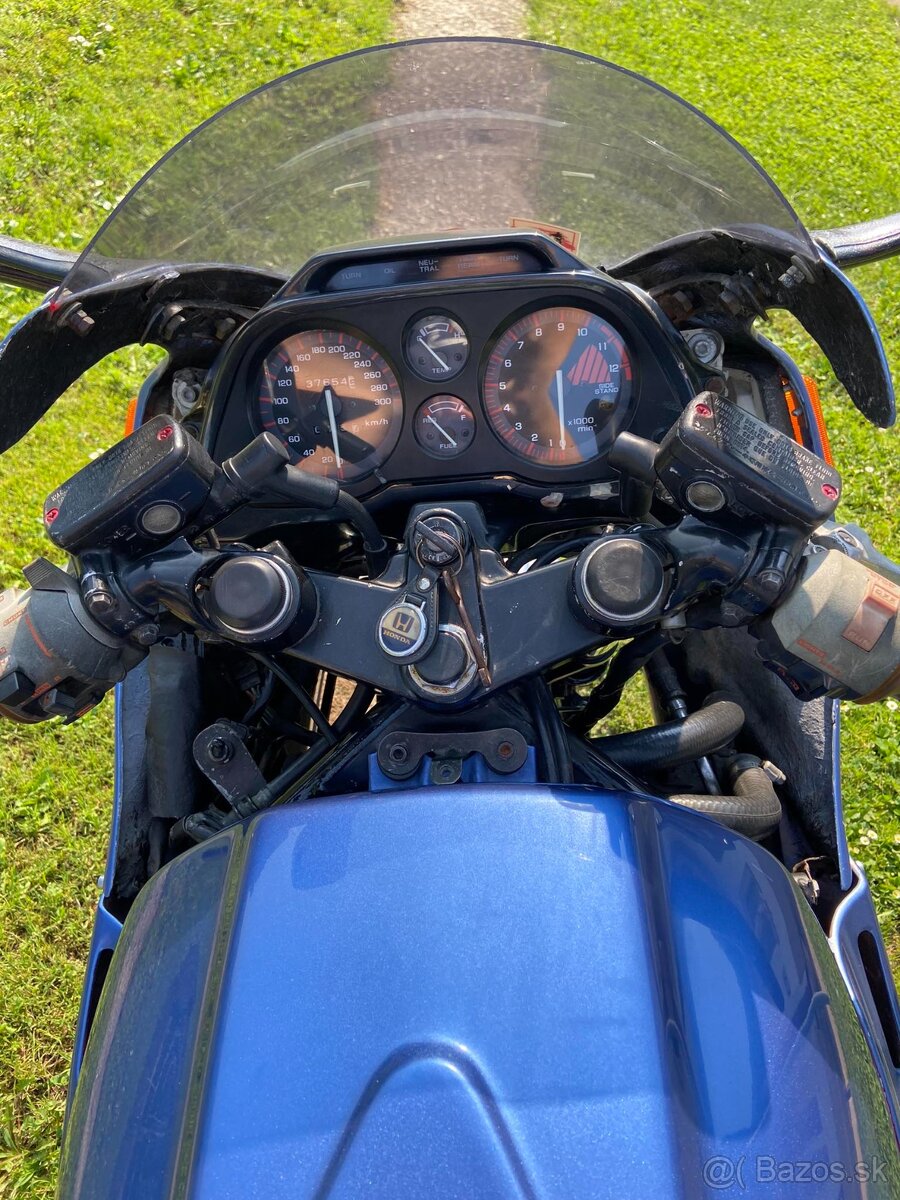 Honda CBR 1000F - 2