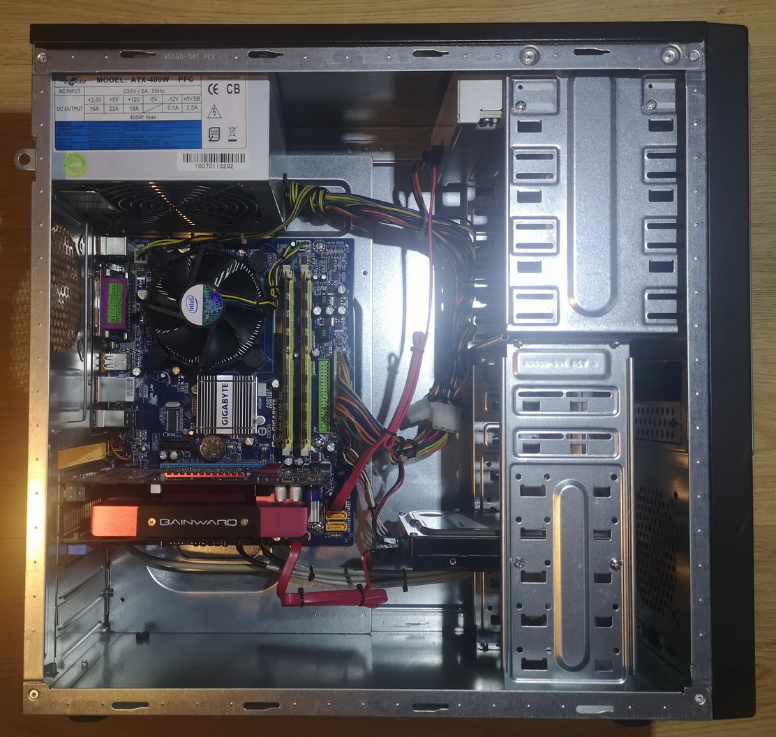 Predám starší PC Core 2 Quad 2,4GHz (05) - 2