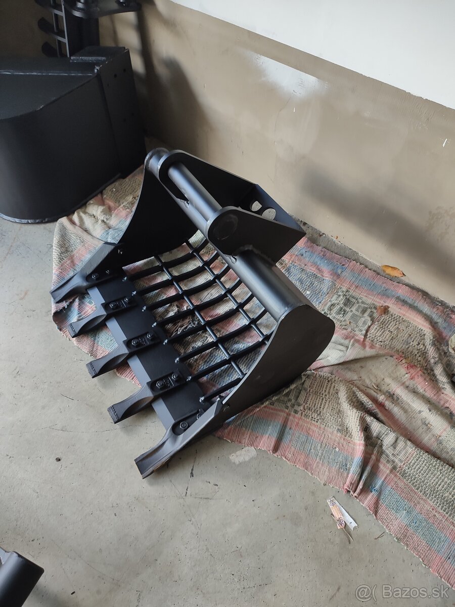 Predám preosievaciu lyžicu 60cm s úchytom lehnhoff ms01 - 2