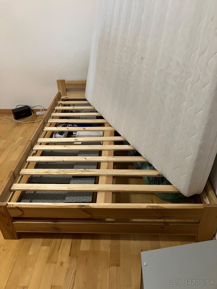 Drevenná posteľ 140cm - 2