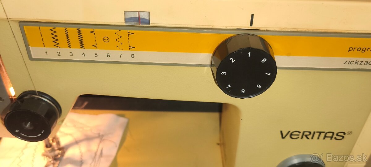 Predám kufríkový šijací stroj Veritas 8014/29 - 2
