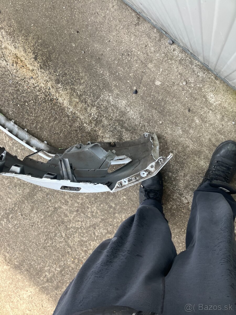 predni naraznik skoda superb 3 III ostrik 4pdc - 2