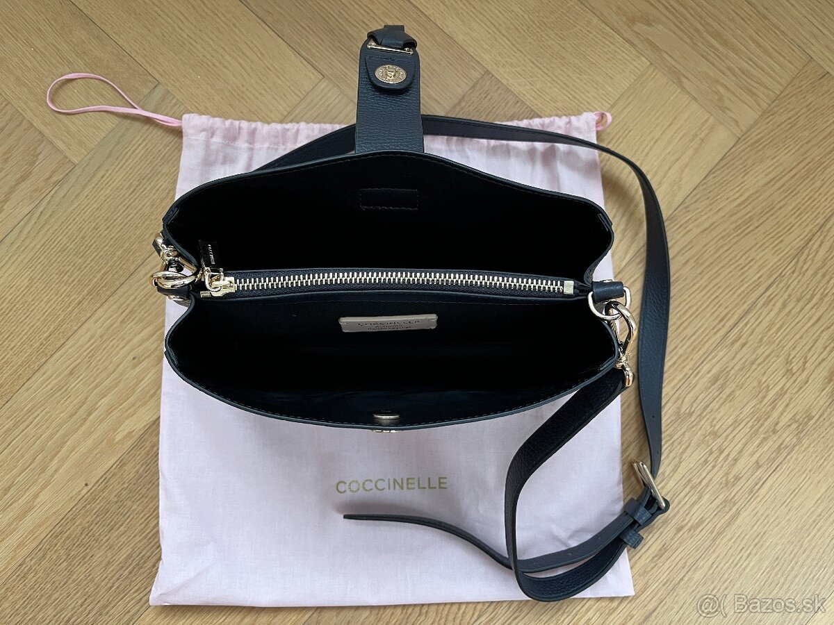 nova kozena kabelka Coccinelle - 2