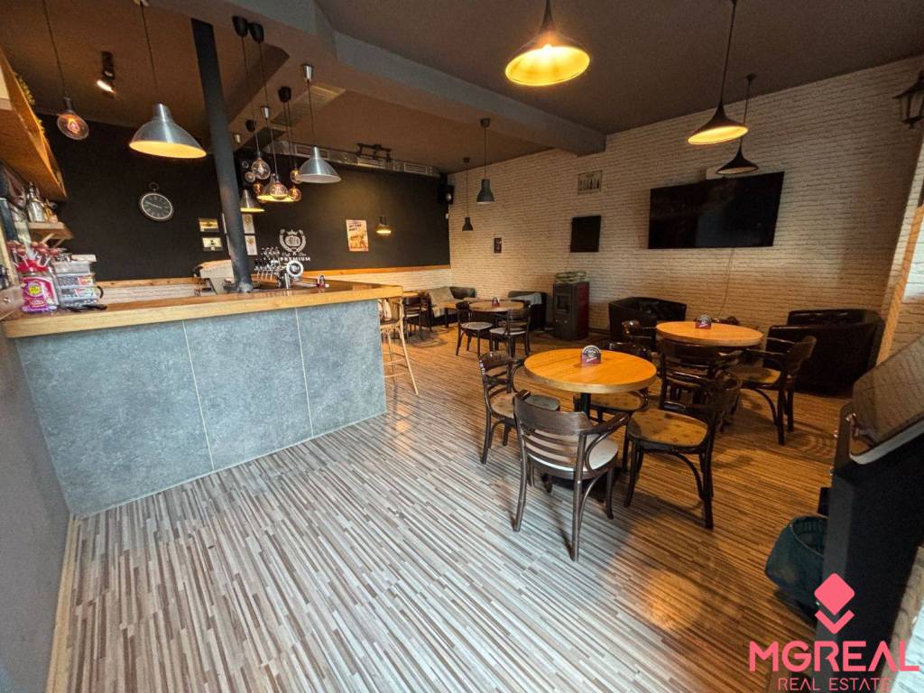 Polyfunkčná budova Bošany - 2