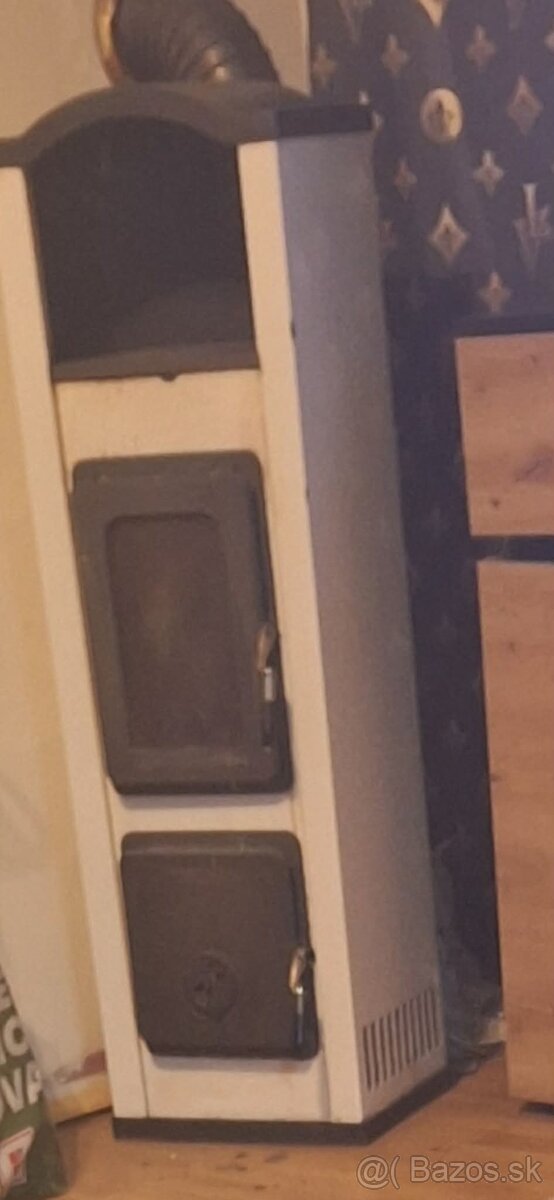 Predám chladničku a krbovu pec - 2