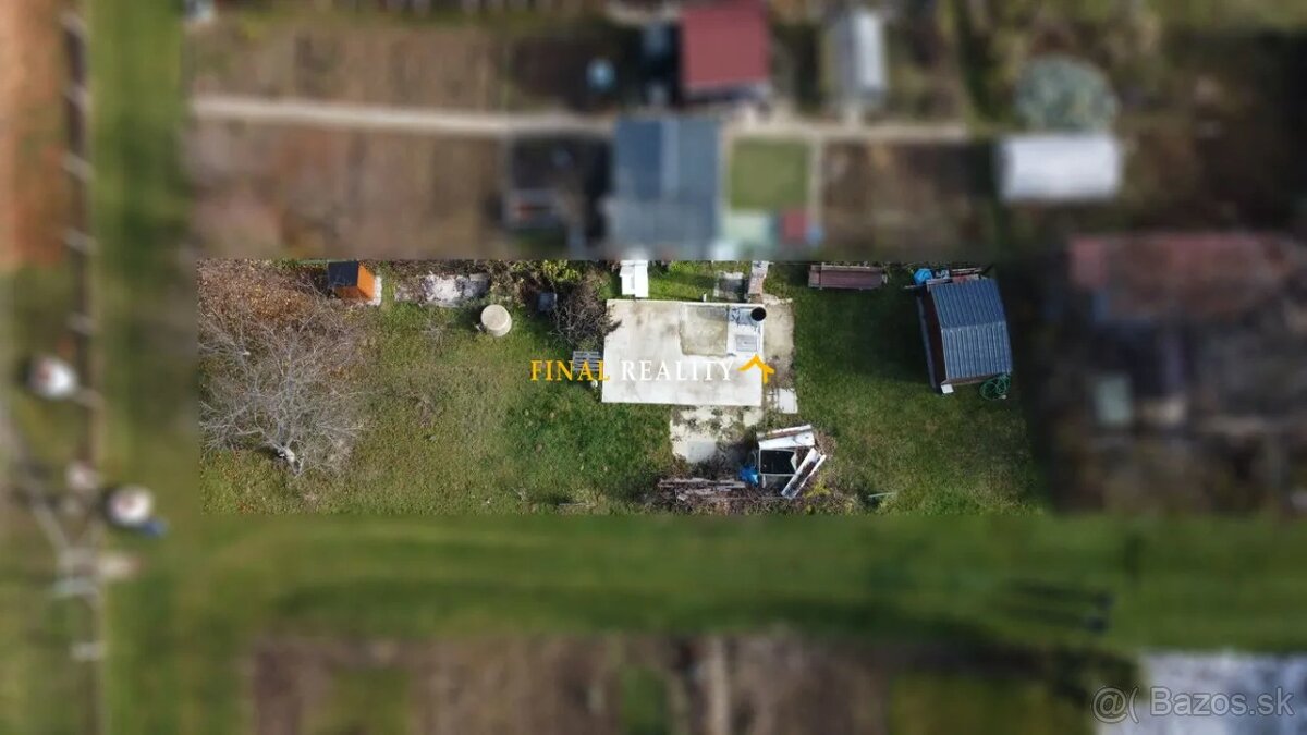 Záhrada so základovou platňou pre chatku v Bojniciach - 2