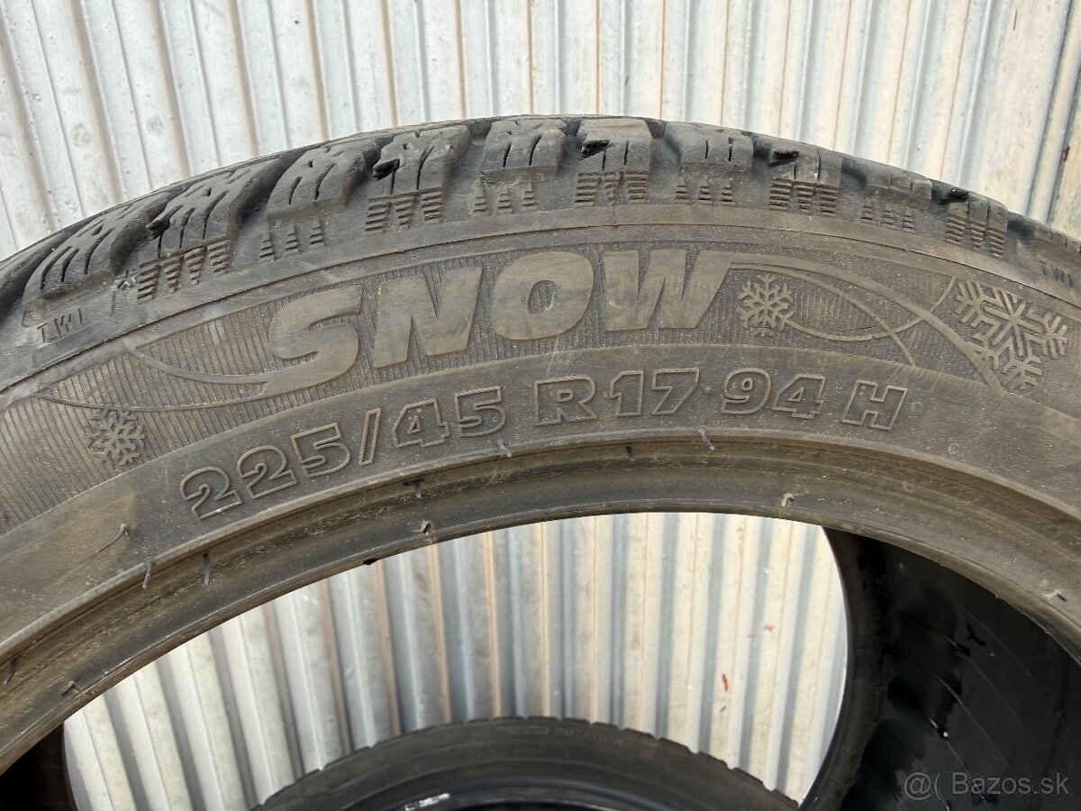 Zimne pneumatiky 225/45 R17 - 2
