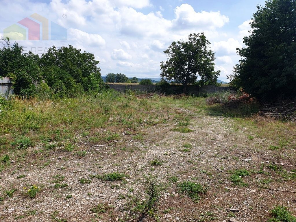 Na predaj stavebný pozemok pre komerčné účely - 2 500 m2 - 2