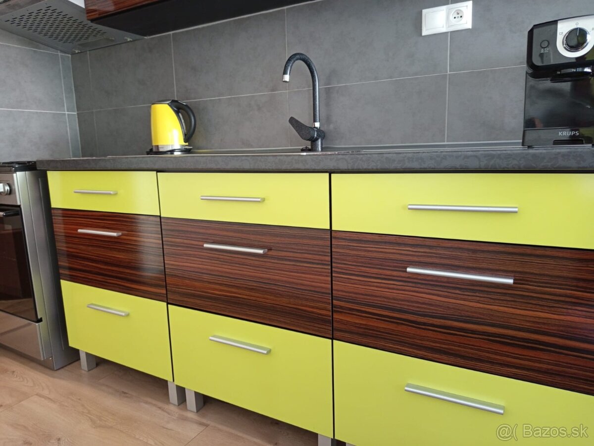 Kuchynská linka - 2
